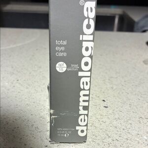 Dermalogica Total Eye Care SPF 15 - Gray and White